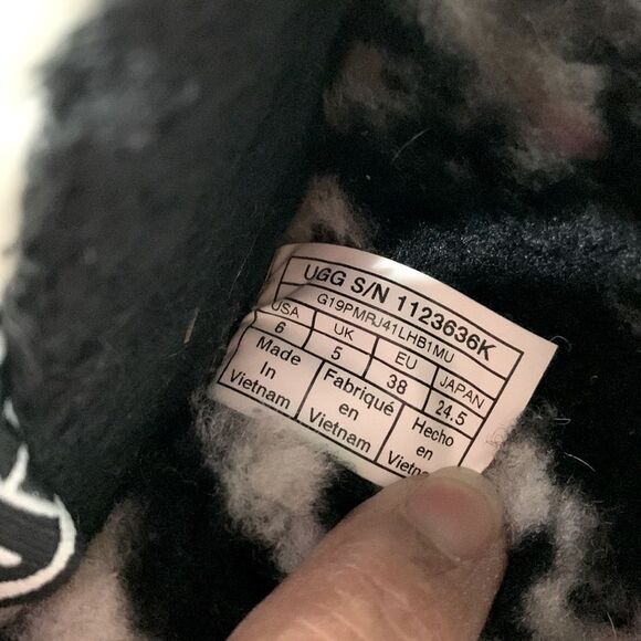 UGG shearling sandals black/white elastic straps women sz 6-see meas - Picture 6 of 12